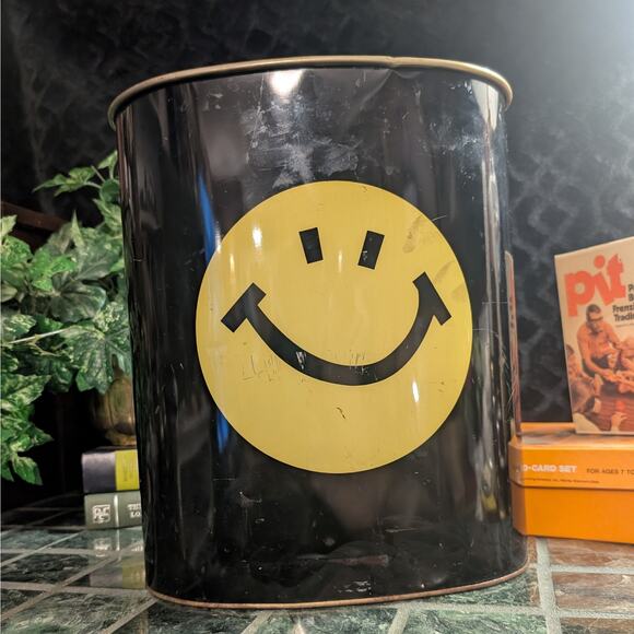 Vintage 1960s-70s Groovy Yellow Smiley Face Black Metal Waste Basket Trash Can - Picture 4 of 7